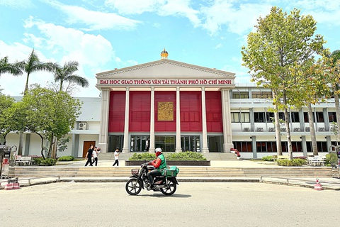 "Co kéo" để 4 năm liền không tăng học phí - Ảnh 1. Trường ĐH Giao thông vận tải TP.HCM là trường có mức học phí thấp so với các trường đại học khác tại TP.HCM - Ảnh: M.G.
