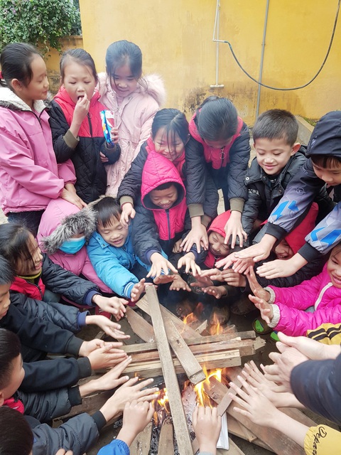 Cô giáo cắm bản: 'Mình bỏ đi thì những đứa trẻ nơi đây sẽ ra sao?' - Ảnh 2. Học sinh tại bản Dao Bà Rà, xã Hùng Sơn, Kim Bôi, Hòa Bình - Ảnh: Tác giả cung cấp