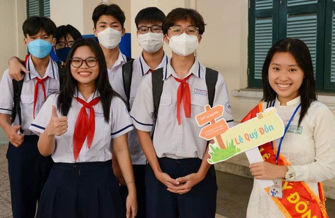TP.HCM: trường THPT top đầu cũng tuyển bổ sung lớp 10 - Ảnh 1. Học sinh lớp 9 ở TP.HCM tham quan Trường THPT Lê Quý Đôn, quận 3, chuẩn bị cho việc đăng ký vào lớp 10 - Ảnh: Trường THPT Lê Quý Đôn cung cấp
