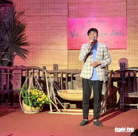 Tiến sĩ Lê Hồng Phước hát Nhớ mẹ hiền - Ảnh: HOÀI PHƯƠNG Tiến sĩ Lê Hồng Phước hát Nhớ mẹ hiền - Ảnh: HOÀI PHƯƠNG