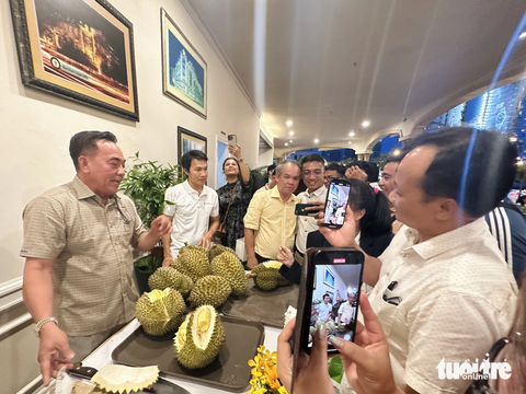 Bầu Đức lạc quan trước cổ đông: Nợ còn không đáng kể, đang có lãi - Ảnh 2. Bầu Đức lạc quan trước cổ đông: Nợ còn không đáng kể, đang có lãi - Ảnh 2.
