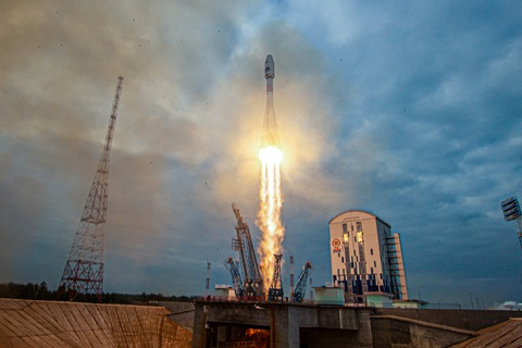 Tên lửa Soyuz 2.1b mang tàu thăm dò Luna-25 được phóng vào vũ trụ ngày 11-8 - Ảnh: AFP Tên lửa Soyuz 2.1b mang tàu thăm dò Luna-25 được phóng vào vũ trụ ngày 11-8 - Ảnh: AFP