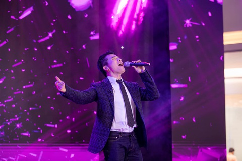 Quốc Thiên được nhận xét là ca sĩ cover bài hát này hay nhất. Quốc Thiên được nhận xét là ca sĩ cover bài hát này hay nhất.
