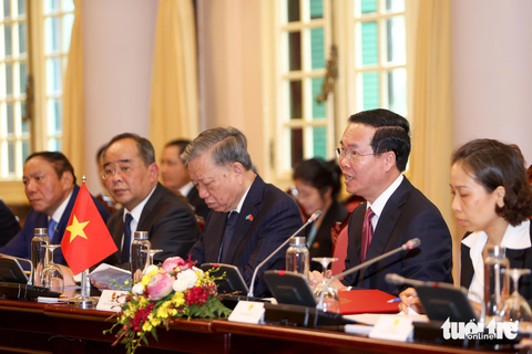 Việt Nam và Kazakhstan miễn thị thực phổ thông, hướng tới 1,5 tỉ USD thương mại hai chiều - Ảnh 2. Chủ tịch nước Võ Văn Thưởng phát biểu tại hội đàm - Ảnh: NGUYỄN KHÁNH