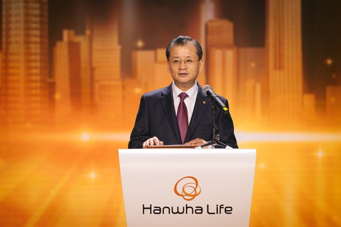 Hanwha Life lãi lũy kế tại Việt Nam - Ảnh 2. Ông Yeo Seung Joo, tổng giám đốc Tập đoàn Hanwha Life, phát biểu tại sự kiện ngày 18-8.