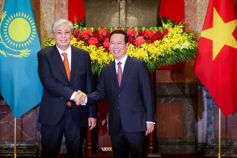 Chủ tịch nước Võ Văn Thưởng đón, hội đàm Tổng thống Kazakhstan - Ảnh 4. Quan hệ giữa Việt Nam và Kazakhstan là quan hệ hữu nghị truyền thống tốt đẹp. Hai nước phối hợp hành động chặt chẽ và ủng hộ lẫn nhau tại Liên Hiệp Quốc và các diễn đàn quốc tế khác - Ảnh: NGUYỄN KHÁNH