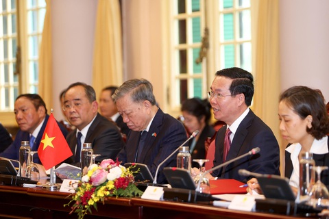 Chủ tịch nước Võ Văn Thưởng đón, hội đàm Tổng thống Kazakhstan - Ảnh 6. Theo Bộ Ngoại giao, trong ba ngày ở Việt Nam, Tổng thống Kassym-Jomart Tokayev sẽ gặp các lãnh đạo Đảng, Nhà nước, Chính phủ và Quốc hội Việt Nam. Đặc biệt, Chủ tịch nước Võ Văn Thưởng và Tổng thống Kazakhstan Kassym-Jomart Tokayev dự kiến cùng tham quan làng gốm Chu Đậu ở tỉnh Hải Dương, một trong những nơi làm gốm nổi tiếng vì độ tinh xảo và lâu đời của Việt Nam - Ảnh: NGUYỄN KHÁNH