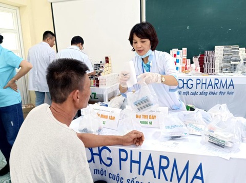 Dược Hậu Giang phối hợp tổ chức khám bệnh, phát thuốc tại xã Quỳnh Long - Ảnh 3. Dược Hậu Giang phối hợp tổ chức khám bệnh, phát thuốc tại xã Quỳnh Long - Ảnh 3.