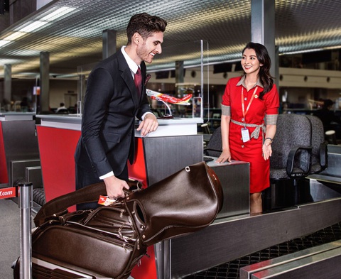 Vietjet tăng chuyến, mở bán 2 triệu vé khuyến mãi dịp 2-9 - Ảnh 1. Du khách trải nghiệm hạng dịch vụ SkyBoss của Viẹt