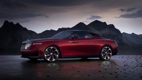 Rolls-Royce Droptail chào sân: Sản lượng siêu giới hạn, tranh danh hiệu xe đắt nhất thế giới - Ảnh 1. Rolls-Royce Droptail La Rose Noire có ngoại thất khác biệt theo phong cách thể thao, gây gợi nhớ tới các dòng xe Mỹ như của Dodge - Ảnh: Rolls-Royce