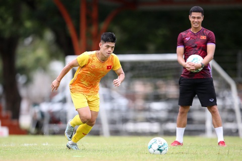 Tiền vệ U23 Việt Nam Nguyễn Đức Việt trong bài tập sút penalty - Ảnh: HOÀNG TÙNG Tiền vệ U23 Việt Nam Nguyễn Đức Việt trong bài tập sút penalty - Ảnh: HOÀNG TÙNG