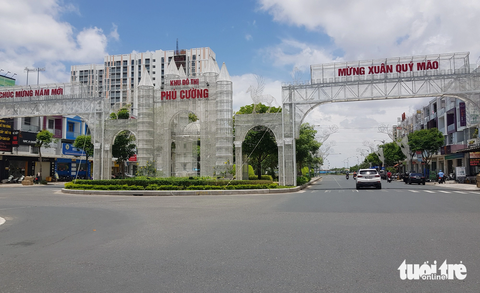 Thu nhập bình quân đầu người Kiên Giang tăng hơn 17 triệu đồng - Ảnh 2. Khu lấn biển của Tập đoàn Phú Cường, TP Rạch Giá, tỉnh Kiên Giang là nơi sôi động hiện nay - Ảnh: BỬU ĐẤU