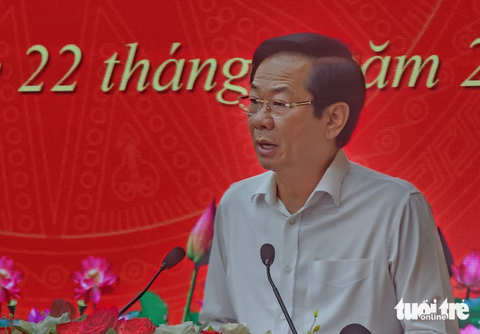 Thu nhập bình quân đầu người Kiên Giang tăng hơn 17 triệu đồng - Ảnh 3. Ông Đỗ Thanh Bình - bí thứ Tỉnh ủy Kiên Giang - phát biểu chỉ đạo tại hội nghị - Ảnh: BỬU ĐẤU