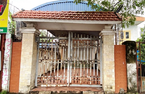 Nhóm "bông hồng đen" lấy máu không đúng đối tượng - Ảnh 1. Căn nhà tại địa chỉ số 44 Nguyễn Hữu Cầu, phường Hải Sơn, quận Đồ Sơn, TP Hải Phòng hiện đã đóng cửa, tạm dừng hoạt động - Ảnh: T.THẮNG