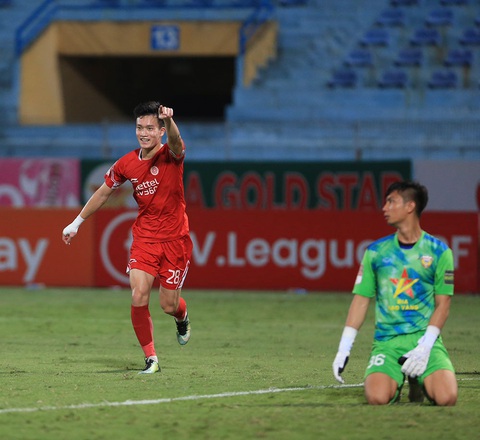 CLB Viettel giành trọn giải thưởng tháng 8 V-League 2023 - Ảnh 2. Hoàng Đức ăn mừng cú đúp bàn thắng vào lưới Hồng Lĩnh Hà Tĩnh - Ảnh: VPF