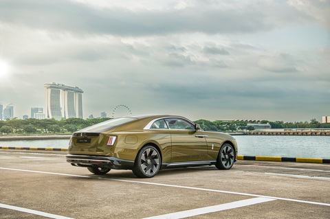 Xe điện Rolls-Royce đầu tiên Spectre cập bến Đông Nam Á: Nhiều tùy chọn lần đầu xuất hiện, đã có giá - Ảnh 2. Thiết kế Rolls-Royce Spectre vẫn toát lên chất sang trọng, trưởng thành đặc trưng của thương hiệu Anh Quốc - Ảnh: Rolls-Royce