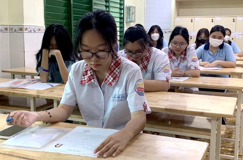 Điểm chuẩn xét điểm thi THPT vào Đại học Đà Nẵng - Ảnh 1. Thí sinh dự thi tốt nghiệp THPT 2023 - Ảnh: TRẦN HUỲNH
