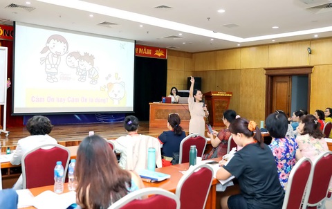 Những sứ giả của tiếng Việt khắp thế giới - Ảnh 6. Giáo viên dạy tiếng Việt tham gia buổi tập huấn - Ảnh: Danh Khanh