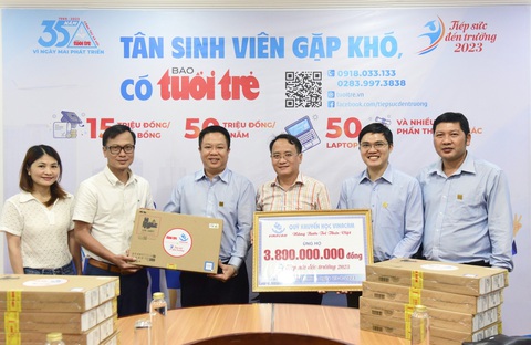 Giữa khó khăn, Vinacam chia sẻ 3,8 tỉ đồng Tiếp sức đến trường - Ảnh 4. Vinacam đã đồng hành cùng với chương trình Tiếp sức đến trường từ năm đầu tiên ra đời học bổng này đến nay - Ảnh: DUYÊN PHAN