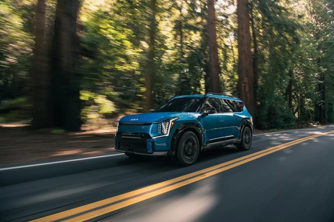 Kia công bố dàn trang bị cho EV9 - Ảnh 3. Kia EV9 có tầm vận hành "đủ dùng" và khó lòng tăng cao hơn vì trọng lượng lớn tới hơn 2,9 tấn - Ảnh: Kia