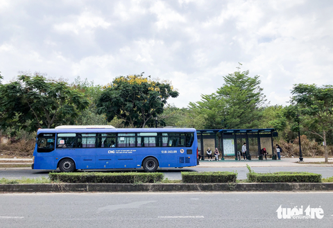 Điều chỉnh lộ trình, thời gian chạy của loạt tuyến buýt ở TP.HCM - Ảnh 2. Tuyến buýt số 8 kết nối bến xe buýt quận 8 với Đại học Quốc gia TP.HCM - Ảnh: CHÂU TUẤN