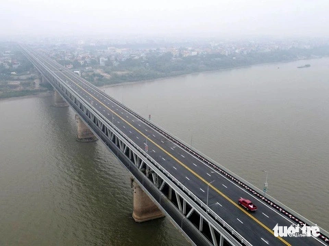 Cấm xe trên tầng 2 cầu Thăng Long 3 đêm để thử tải cầu - Ảnh 1. Cầu Thăng Long sẽ cấm xe 3 đêm để thử tải - Ảnh: PHẠM TUẤN