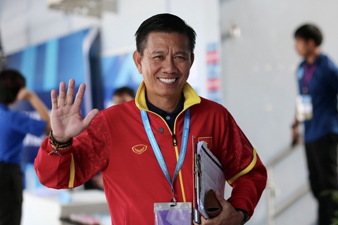 HLV Hoàng Anh Tuấn giữ tinh thần thoải mái trong buổi họp báo trước trận bán kết U23 Malaysia - U23 Việt Nam - Ảnh: H.TÙNG HLV Hoàng Anh Tuấn giữ tinh thần thoải mái trong buổi họp báo trước trận bán kết U23 Malaysia - U23 Việt Nam - Ảnh: H.TÙNG