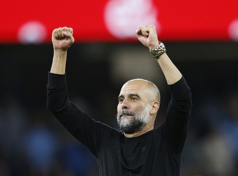 Điểm tin thể thao sáng 23-8: Tiền vệ Liverpool Mac Allister được xóa án treo giò - Ảnh 2. HLV Pep Guardiola sẽ vắng mặt trong hai trận tiếp theo của Man City - Ảnh: REUTERS