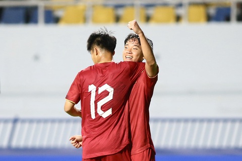 Thắng U23 Philippines 1-0: U23 Việt Nam mang nỗi lo vào bán kết - Ảnh 1. Các tuyển thủ U23 Việt Nam giành vé vào bán kết sau chiến thắng 1-0 trước U23 Philippines - Ảnh: HOÀNG TÙNG