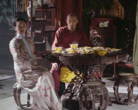 Cảnh quay vua Càn Long mắc lỗi sai ngớ ngẩn gì? - Ảnh 1. Cảnh quay vua Càn Long mắc lỗi sai ngớ ngẩn gì? - Ảnh 1.