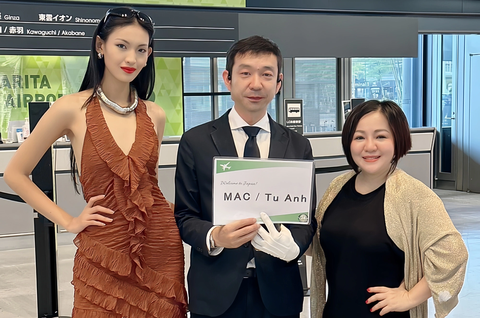 Đây là chuyến xuất ngoại đầu tiên sau đăng quang The Face Vietnam 2023 của Tú Anh - Ảnh: NVCC Đây là chuyến xuất ngoại đầu tiên sau đăng quang The Face Vietnam 2023 của Tú Anh (bìa trái) - Ảnh: NVCC