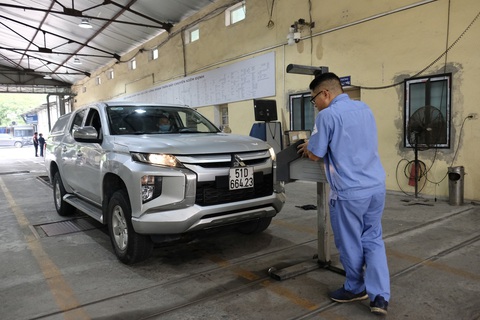 Sửa nghị định để ban hành giá dịch vụ kiểm định xe là giá tối đa - Ảnh 1. Trong 3 tháng gần đây, phần lớn trung tâm đăng kiểm gặp cảnh sụt giảm hơn 50% lượng xe đến kiểm định - Ảnh: NGUYÊN BẢO
