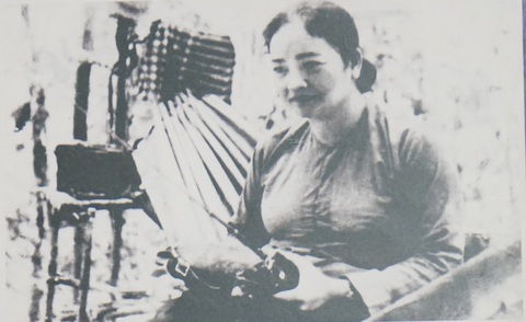 Bà Nguyễn Thị Định tại cứ cứ Xa Mát, Tây Ninh, năm 1968 - Ảnh tư liệu Bà Nguyễn Thị Định tại căn cứ Xa Mát, Tây Ninh, năm 1968 - Ảnh tư liệu