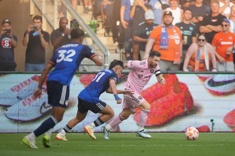 Messi lại là 'cứu tinh' đưa Inter Miami vào chung kết US Open Cup - Ảnh 3. Messi dù không ghi bàn nhưng Messi vẫn tỏa sáng với 2 pha kiến tạo cho đồng đội - Ảnh: Reuters