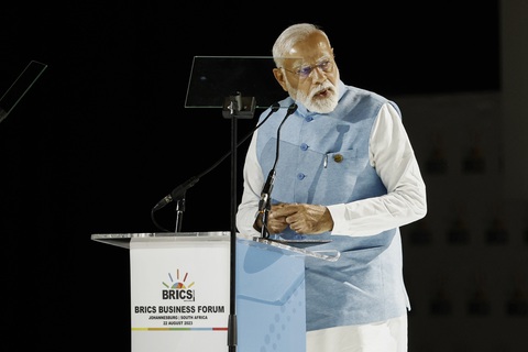Thủ tướng Ấn Độ Narendra Modi phát biểu tại Thượng đỉnh BRICS ngày 22-8 - Ảnh: AFP Thủ tướng Ấn Độ Narendra Modi phát biểu tại Diễn đàn doanh nghiệp nhóm BRICS hôm 22-8 - Ảnh: AFP