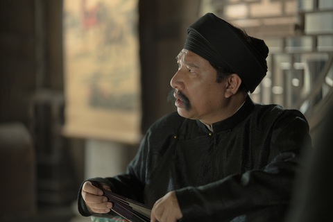 Trong vai quan tri huyện, diễn viên Quang Thắng xuất hiện thoáng qua trong trailer - Ảnh: ĐPCC Trong vai quan tri huyện, diễn viên Quang Thắng xuất hiện thoáng qua trong trailer - Ảnh: ĐPCC