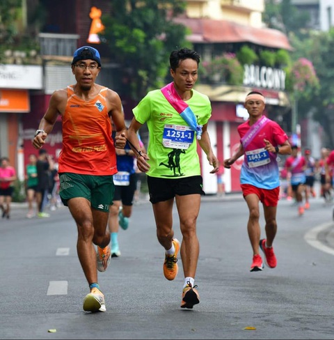 Những khoảnh khắc ấn tượng tại giải chạy MB Ageas Life Happy Ekiden 2023 - Ảnh 5. Những khoảnh khắc ấn tượng tại giải chạy MB Ageas Life Happy Ekiden 2023 - Ảnh 5.