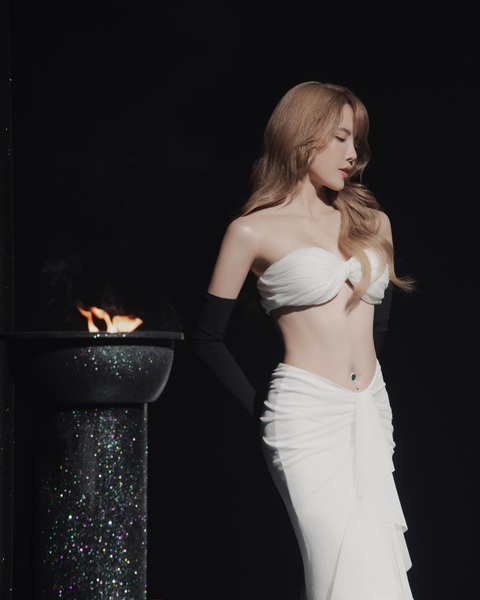 MV lọt Top 10 Trending YouTube Việt Nam sau 2 ngày ra mắt, nhận hơn 40 nghìn lượt yêu thích, hơn 3,3 nghìn lượt bình luận, và hơn 11 nghìn lượt chia sẻ trên mạng xã hội. Khán giả đã để lại nhiều phản hồi tích cực về sản phẩm mới của Thiều Bảo Trâm như màu sắc mới lạ trong âm nhạc, hình ảnh hay thông điệp thú vị về tình yêu mà nữ ca sĩ gửi gắm. Theo nữ ca sĩ, đây cũng chính là câu hát yêu thích nhất của cô, đồng thời chứa đựng ý nghĩa của ca khúc: “Đôi khi điều ta cần làm lúc khó khăn là hãy chấp nhận mọi bài học mà “trời xanh an bài” cho mình một cách nhẹ nhàng nhất. Từ trong tăm tối, tâm hồn chúng ta sẽ được hàn gắn và trưởng thành sau mọi chuyện, để trở thành phiên bản rực rỡ hơn”.