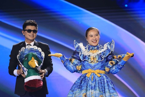Màn lộ diện mascot Madame Vịt gây tiếc nuối nhất 'Ca sĩ mặt nạ mùa 2' - Ảnh 2. Khánh Linh mong muốn có thể làm được điều gì đó mới mẻ cho bản thân.