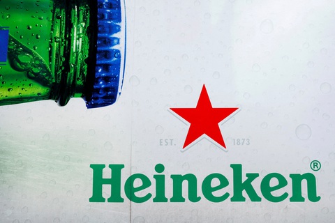 Heineken bán lại hoạt động với giá 1 euro rồi rời Nga - Ảnh 1. Heineken chính thức rời Nga sau khi bán lại hoạt động với giá 1 euro - Ảnh: REUTERS