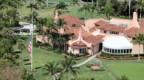 Ông Trump bán dinh thự Mar-a-Lago hay chuyển sở hữu cho con trai? - Ảnh 1. Khu dinh thự Mar-a-Lago của cựu tổng thống Donald Trump - Ảnh CNN