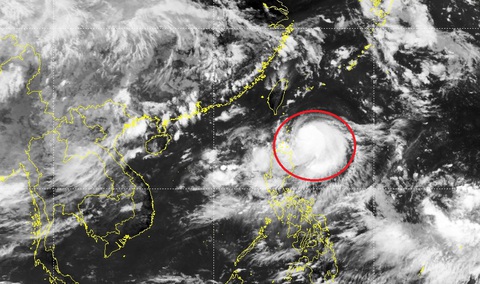 Áp thấp nhiệt đới ở phía đông bắc Philippines mạnh lên thành bão Saola - Ảnh 1. Ảnh mây vệ tinh cơn bão Saola - Ảnh: NCHMF