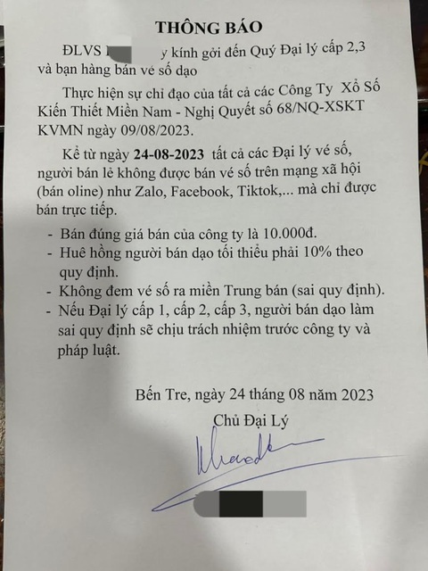 Thời đại số, cấm bán vé số online có còn phù hợp? - Ảnh 3. Thông báo của một đại lý vé số yêu cầu không được bán vé số online kể từ ngày 24-8 - Ảnh: C.T.