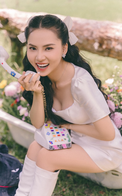 Cú chuyển mình từ ballad sang pop hiphop cực mượt của Ngô Lan Hương - Ảnh 2. Ơn giời, cuối cùng Ngô Lan Hương cũng chịu ra mắt ca khúc “ngâm” trong 5 năm.