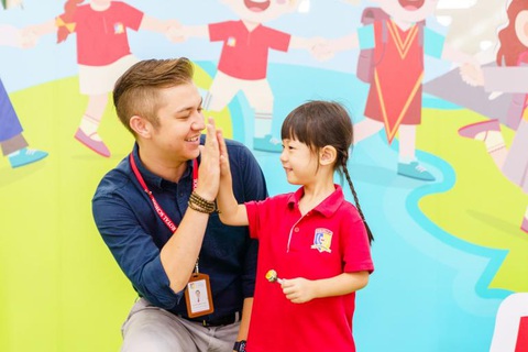 Muôn sắc thái đáng yêu của học sinh Royal School trong ngày tựu trường - Ảnh 2. Muôn sắc thái đáng yêu của học sinh Royal School trong ngày tựu trường - Ảnh 2.