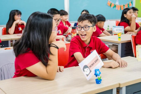 Muôn sắc thái đáng yêu của học sinh Royal School trong ngày tựu trường - Ảnh 3. Muôn sắc thái đáng yêu của học sinh Royal School trong ngày tựu trường - Ảnh 3.