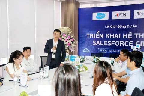 BIN Corporation Group ký hợp tác Gimasys triển khai dự án Salesforce CRM, Pardot và Tableau - Ảnh 2. Chủ tịch BIN Corporation Group Lê Hùng Anh phát biểu tại lễ ký kết