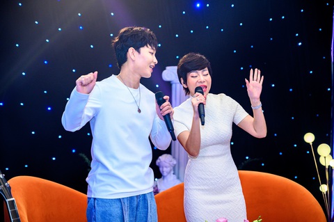 Hoàng Dũng và Thu Minh song ca trong chương trình - Ảnh: NVCC Hoàng Dũng và Thu Minh song ca trong chương trình - Ảnh: NVCC