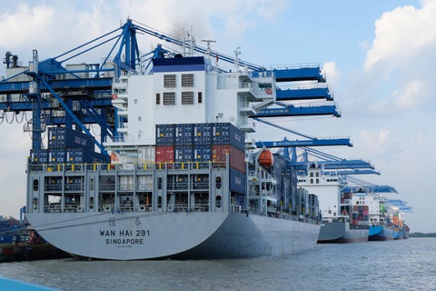 xuất khẩu hàng hóa tại cảng Cát Lái, TP. Thủ Đức - Ảnh: QUANG ĐỊNH Xuất khẩu hàng hóa tại cảng Cát Lái, TP Thủ Đức, TP.HCM - Ảnh: QUANG ĐỊNH