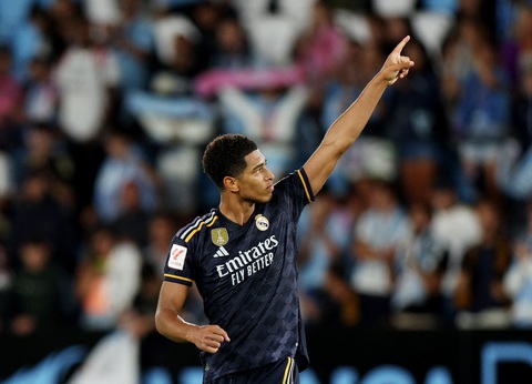 Điểm tin thể thao sáng 26-8: Chelsea và Real cùng thắng; Ronaldo lập hat-trick - Ảnh 2. Niềm vui của Bellingham sau khi ghi bàn cho Real Madrid - Ảnh: REUTERS